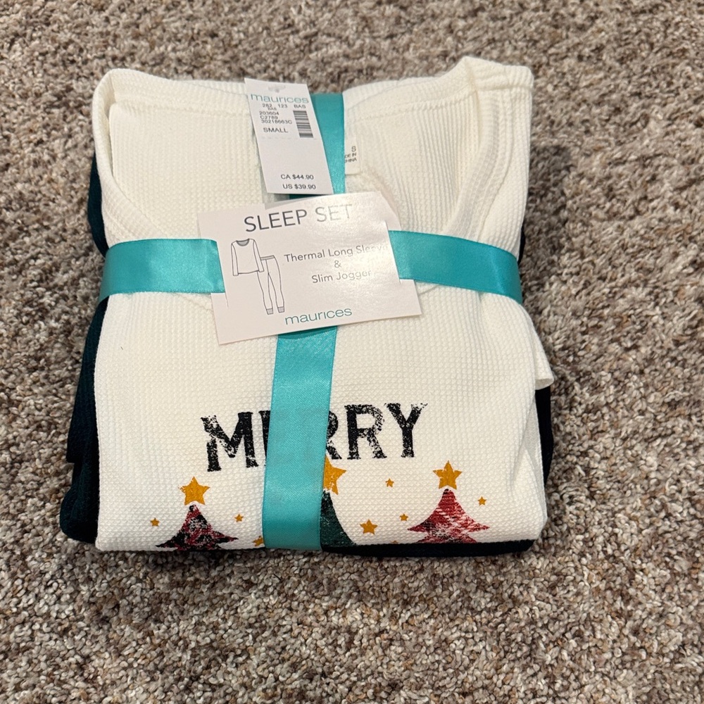 Maurices Festive White and Black Sleep Set